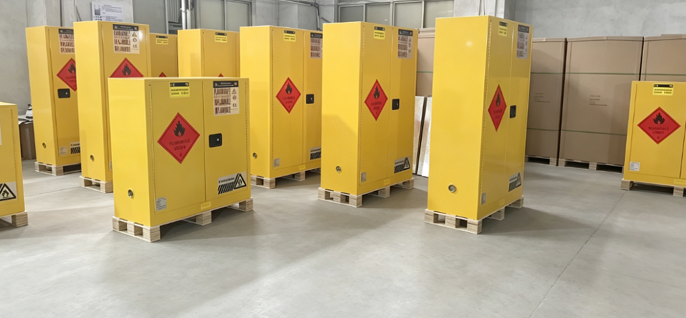 Последние блоги о компании Behind Every Large Order: How Does SUPER Ensure Safety Cabinet Quality and Delivery Capability?